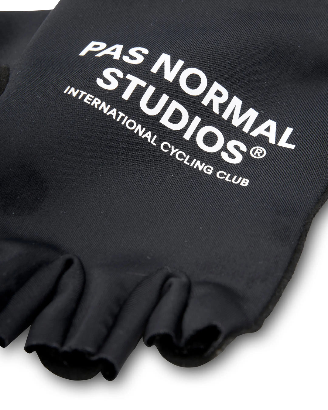 ウェア Pas Normal Studios Transition Gloves M Pas Normal Studios Logo Transition Gloves - Black – CCACHE